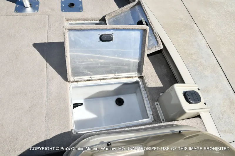 Slide: The Image of Lowe 180W Dual Console w/90HP 4 Stroke 2005 - 59