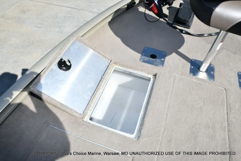 Slide: The Image of Lowe 180W Dual Console w/90HP 4 Stroke 2005 - 61