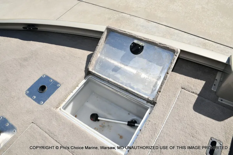 Slide: The Image of Lowe 180W Dual Console w/90HP 4 Stroke 2005 - 62