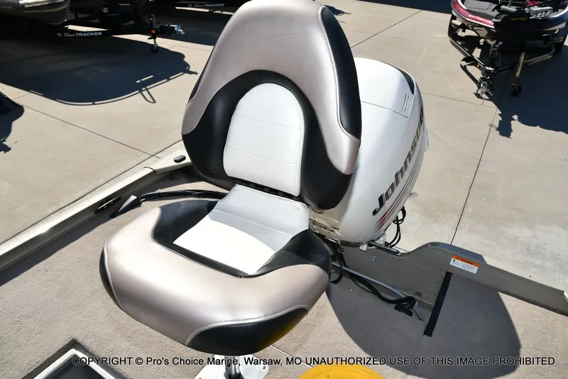 Slide: The Image of Lowe 180W Dual Console w/90HP 4 Stroke 2005 - 67