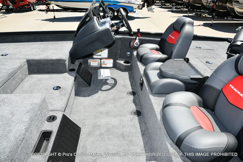 Slide: The Image of Tracker Savage 215 Big Catch Package w/225HP Mercury Pro-XS 2025 - 17