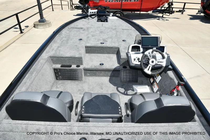Slide: The Image of Tracker Savage 215 Big Catch Package w/225HP Mercury Pro-XS 2025 - 9