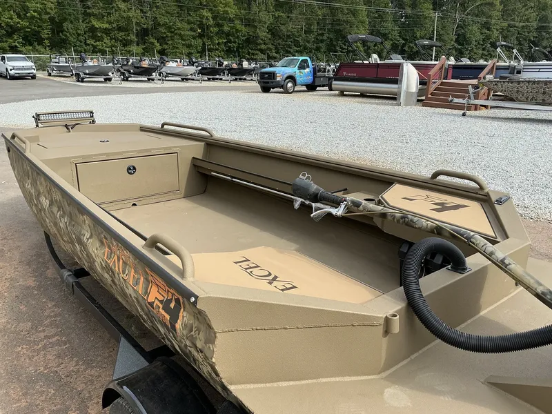 Slide: The Image of Excel 1864 Shallow Water F4 Pro 2026 - 11