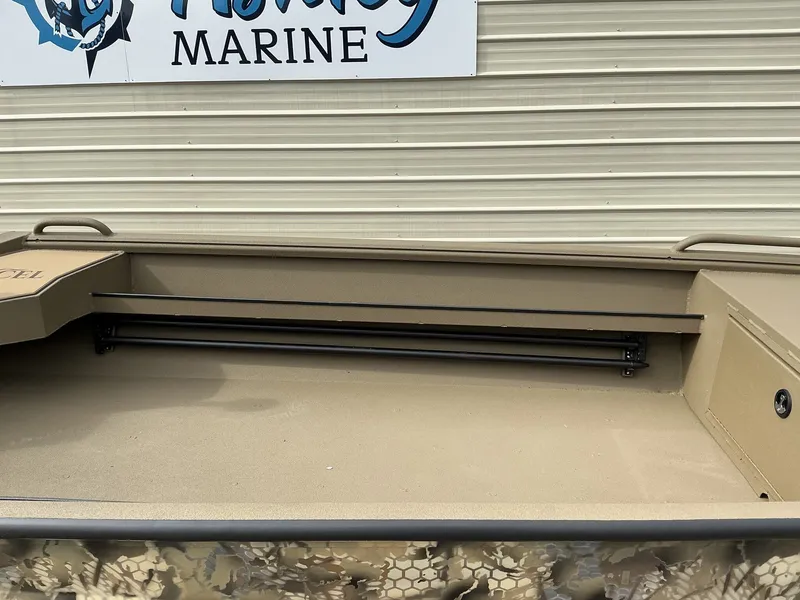 Slide: The Image of Excel 1864 Shallow Water F4 Pro 2026 - 6