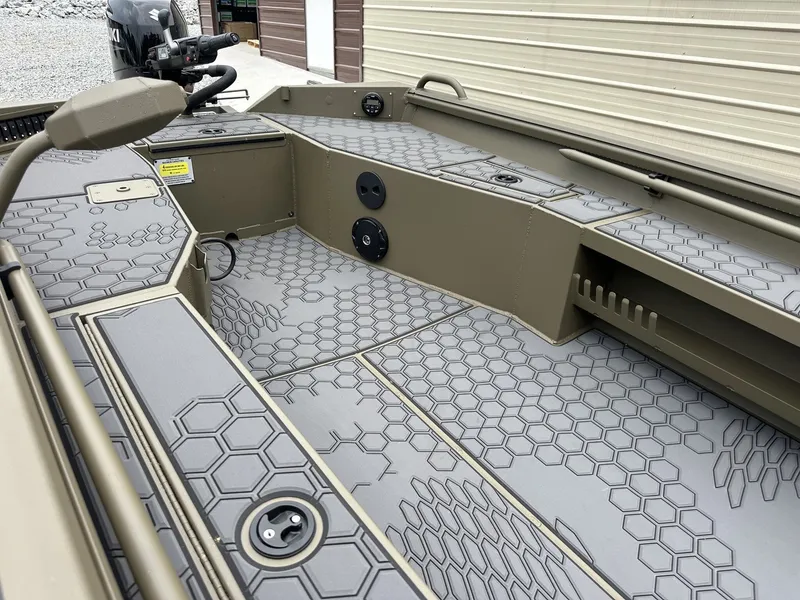 Slide: The Image of Excel Viper F4 1751 LEGACY 2026 - 12