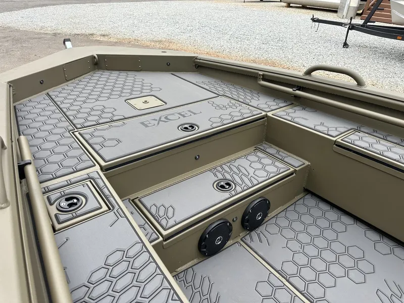 Slide: The Image of Excel Viper F4 1751 LEGACY 2026 - 15