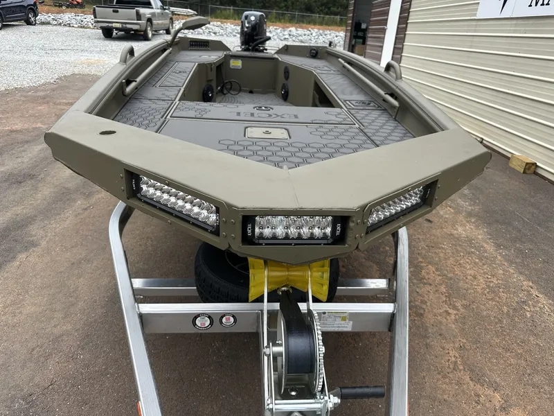 Slide: The Image of Excel Viper F4 1751 LEGACY 2026 - 5