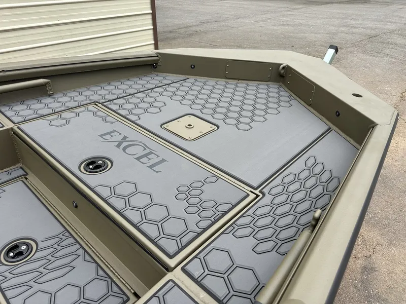 Slide: The Image of Excel Viper F4 1751 LEGACY 2026 - 6