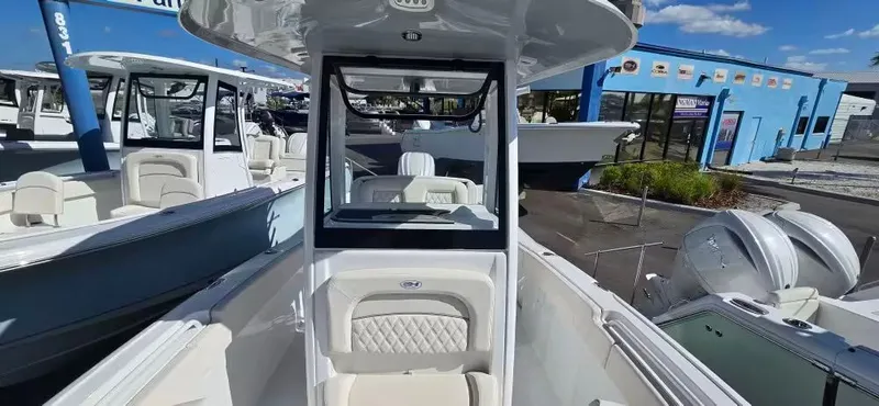 Slide: The Image of Sea Hunt Ultra 245 SE 2026 - 11