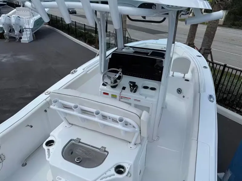 Slide: The Image of Sea Hunt Ultra 245 SE 2026 - 4