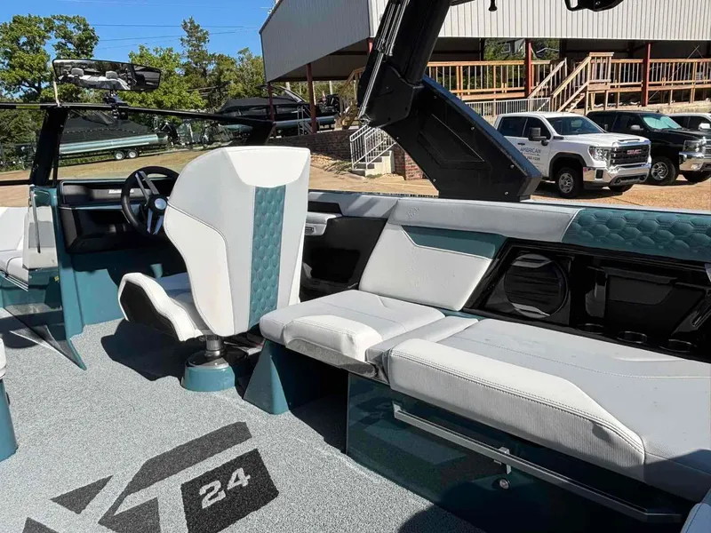 Slide: The Image of MasterCraft XT24 2026 - 13