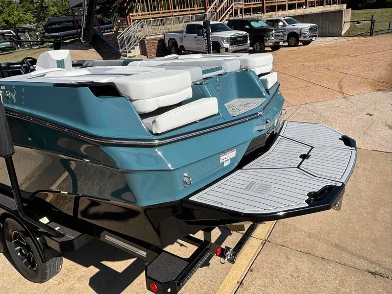 Slide: The Image of MasterCraft XT24 2026 - 8