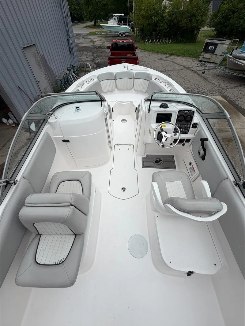 Slide: The Image of Sea Fox 226 Traveler 2024 - 14