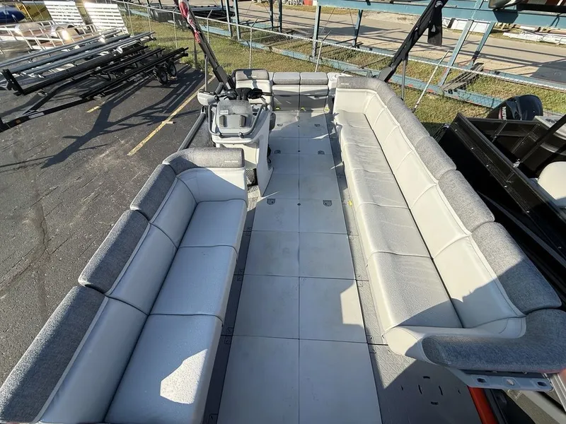 Slide: The Image of Sea-Doo SWITCH CRUISE 21 230 2022 - 15