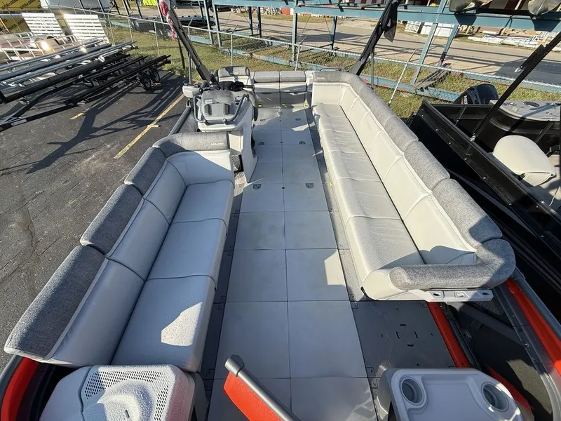 Slide: The Image of Sea-Doo SWITCH CRUISE 21 230 2022 - 6