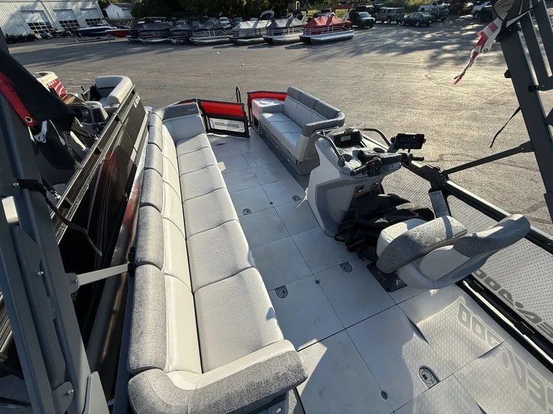 Slide: The Image of Sea-Doo SWITCH CRUISE 21 230 2022 - 7