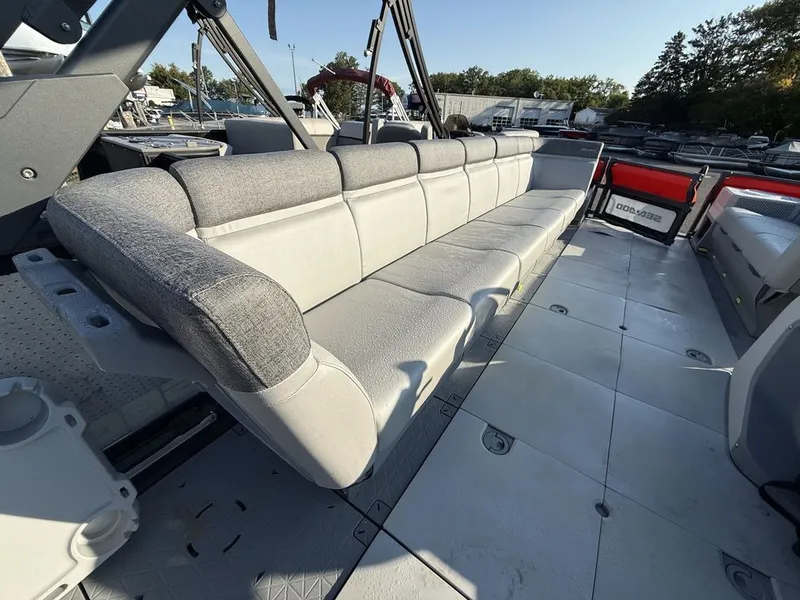 Slide: The Image of Sea-Doo SWITCH CRUISE 21 230 2022 - 9