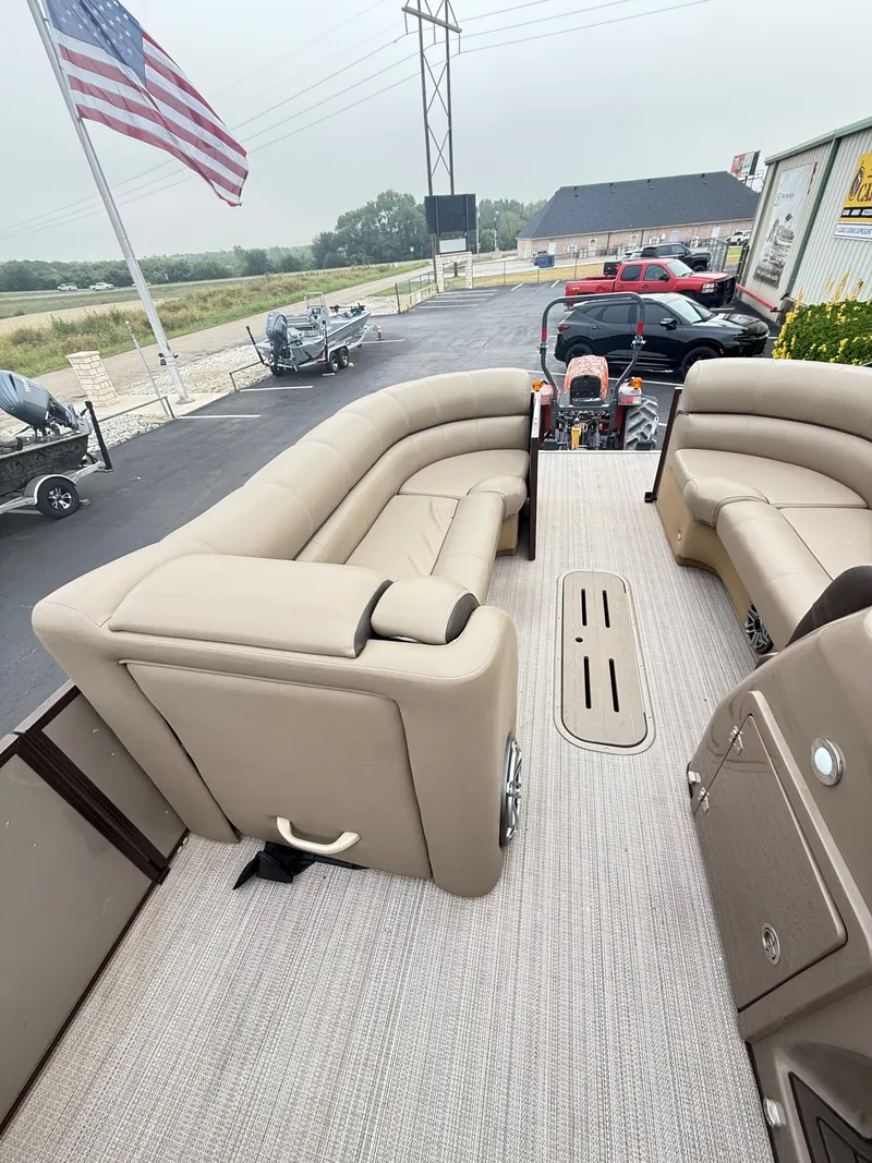 Slide: The Image of Veranda VTX25VLC 2023 - 15