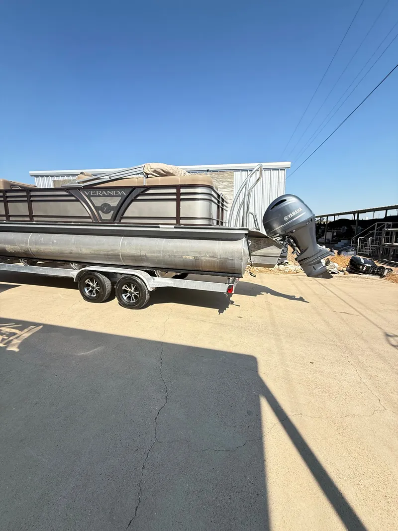 Slide: The Image of Veranda VTX25VLC 2023 - 25