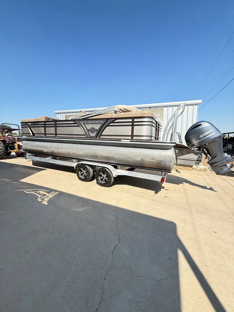 Slide: The Image of Veranda VTX25VLC 2023 - 26