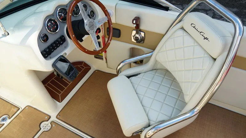 Slide: The Image of Chris-Craft Carina 2015 - 11