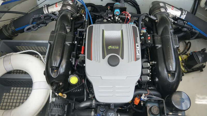 Slide: The Image of Chris-Craft Carina 2015 - 29