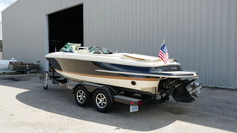 Slide: The Image of Chris-Craft Carina 2015 - 3