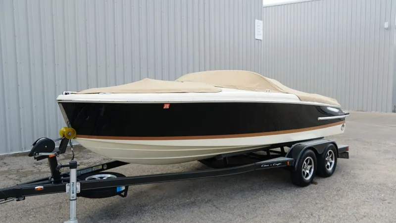 Slide: The Image of Chris-Craft Carina 2015 - 31