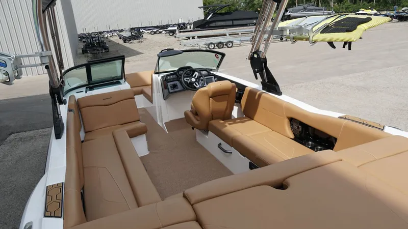 Slide: The Image of MasterCraft NXT24 2021 - 10