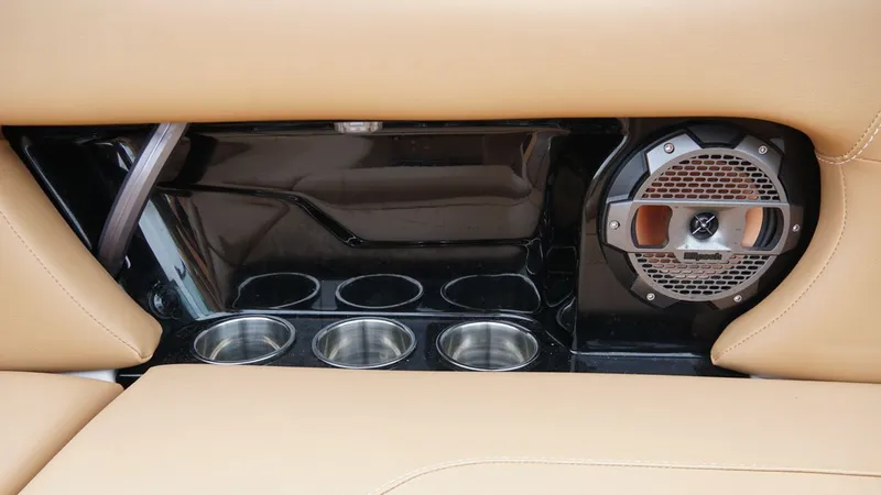 Slide: The Image of MasterCraft NXT24 2021 - 30