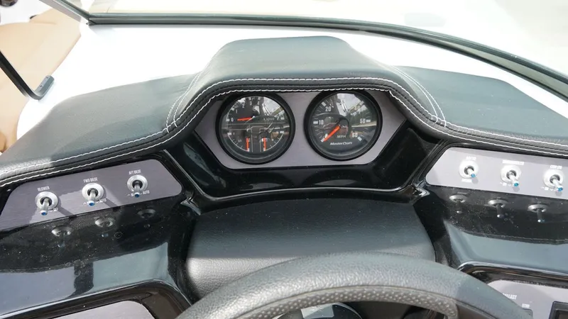 Slide: The Image of MasterCraft NXT24 2021 - 34