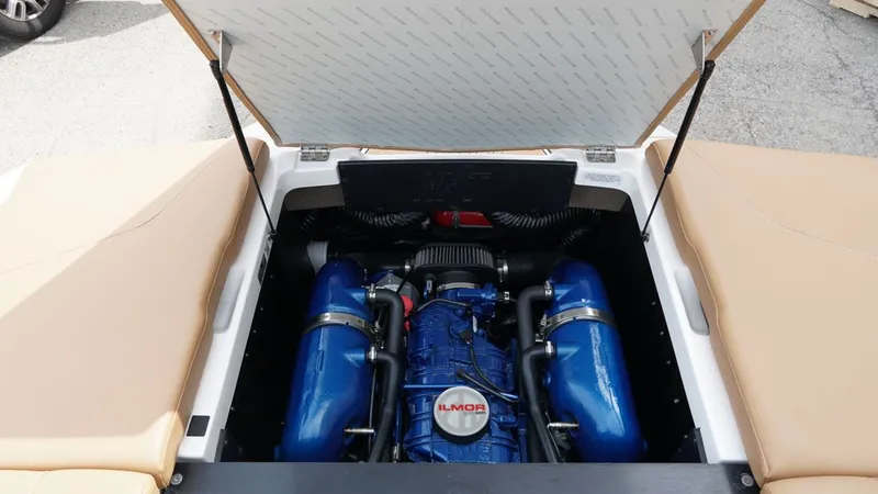 Slide: The Image of MasterCraft NXT24 2021 - 44