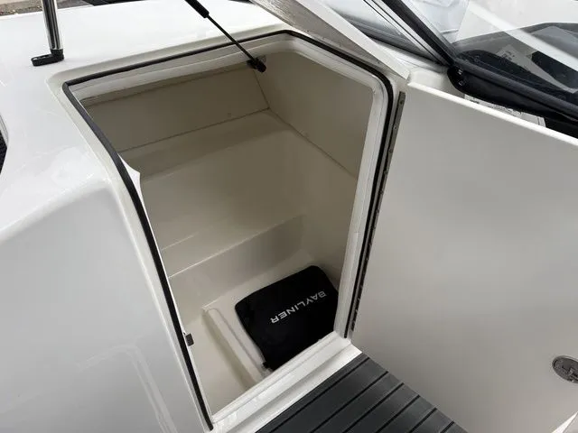 Slide: The Image of Bayliner VR6 Bowrider OB 2026 - 11