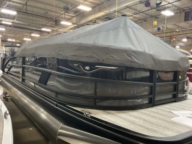 Slide: The Image of Bennington 26MS ESP Tritoon Pontoon 2026 - 5