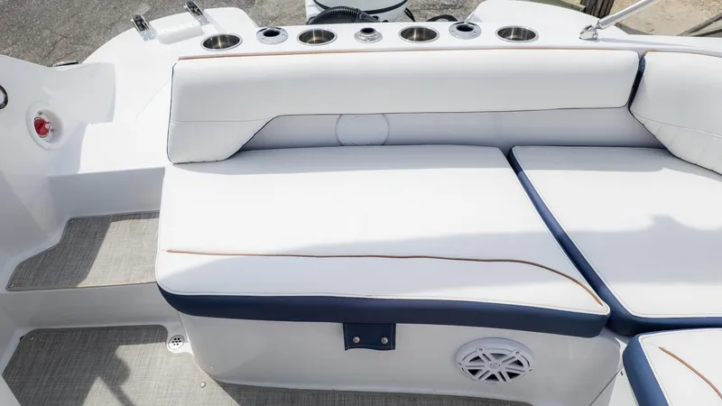 Slide: The Image of Stingray 212 SC 2026 - 10