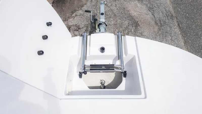 Slide: The Image of Stingray 212 SC 2026 - 22