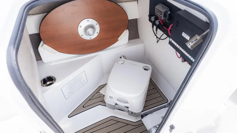 Slide: The Image of Stingray 212 SC 2026 - 23