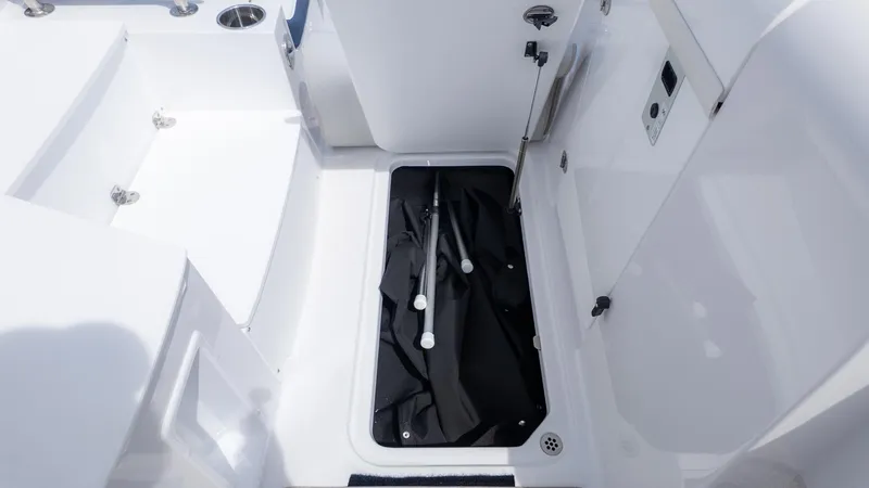 Slide: The Image of Stingray 212 SC 2026 - 24