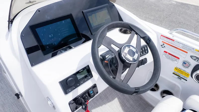 Slide: The Image of Stingray 212 SC 2026 - 27