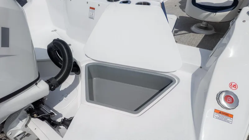 Slide: The Image of Stingray 212 SC 2026 - 6