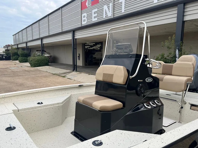 Slide: The Image of Xpress H20B Bay 2018 - 3