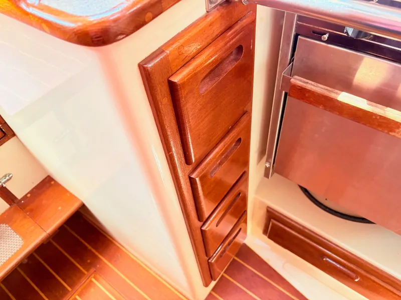 Slide: The Image of Pacific Seacraft 32 Pilothouse 1995 - 10