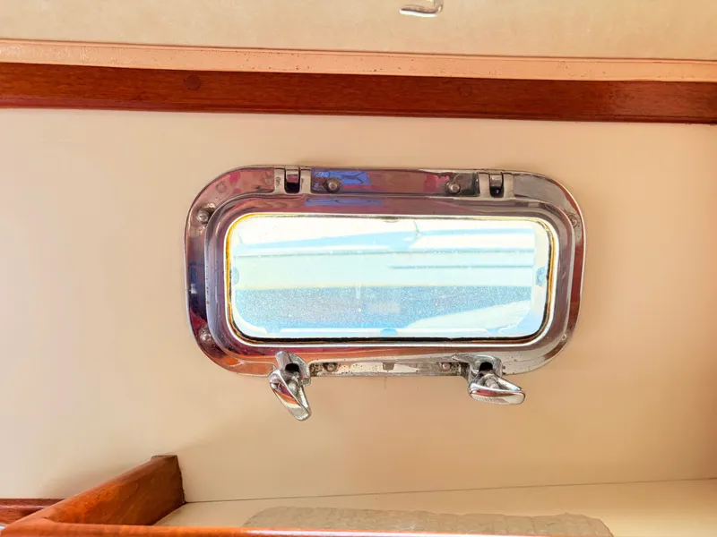 Slide: The Image of Pacific Seacraft 32 Pilothouse 1995 - 21