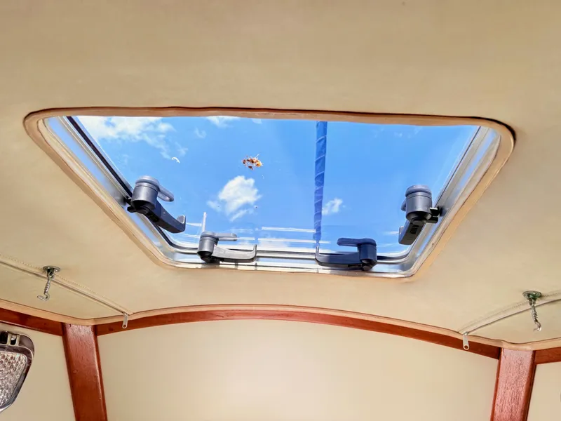 Slide: The Image of Pacific Seacraft 32 Pilothouse 1995 - 22