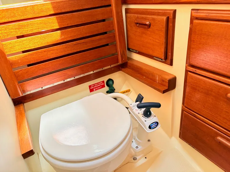 Slide: The Image of Pacific Seacraft 32 Pilothouse 1995 - 27