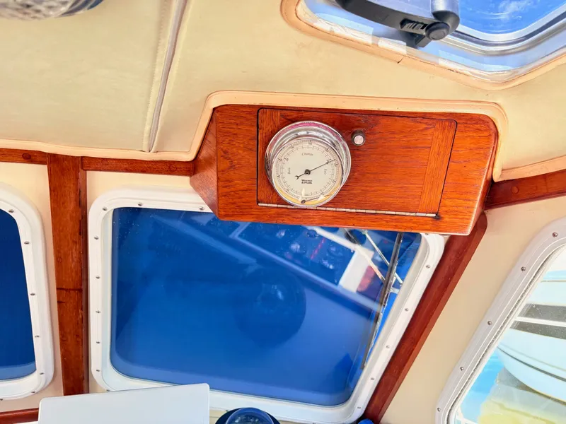 Slide: The Image of Pacific Seacraft 32 Pilothouse 1995 - 34