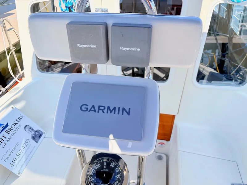 Slide: The Image of Pacific Seacraft 32 Pilothouse 1995 - 42