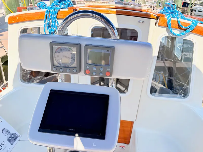 Slide: The Image of Pacific Seacraft 32 Pilothouse 1995 - 43