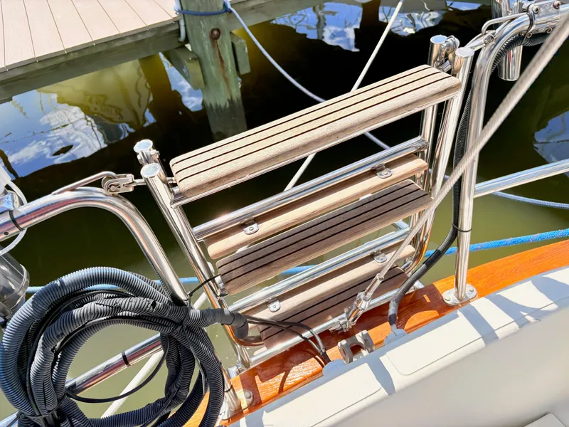 Slide: The Image of Pacific Seacraft 32 Pilothouse 1995 - 45