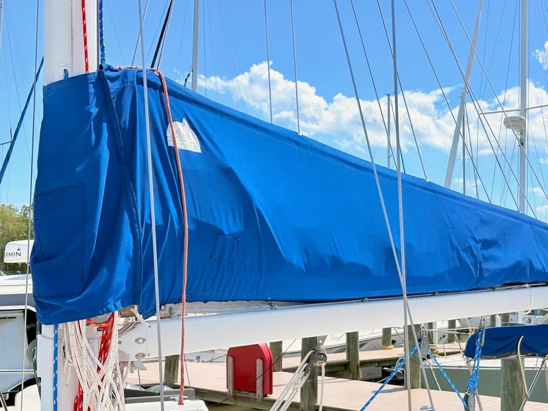 Slide: The Image of Pacific Seacraft 32 Pilothouse 1995 - 48